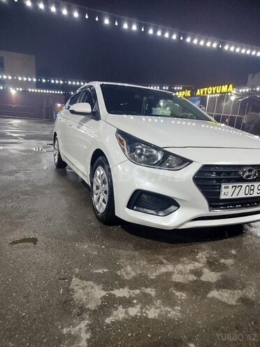 Hyundai Accent-3