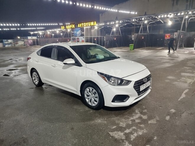 Hyundai Accent-4