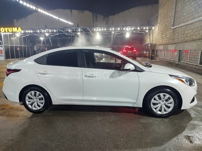 Hyundai Accent-9