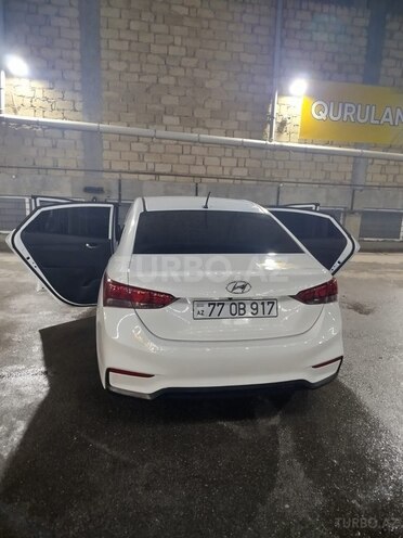 Hyundai Accent-6