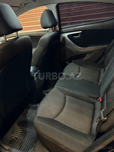 Hyundai Avante-15