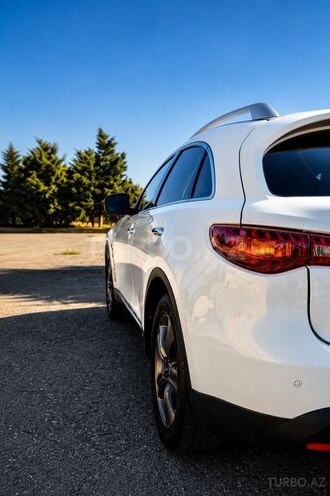 Infiniti FX35-2