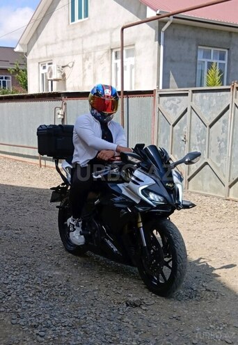 CFMOTO 250 SR-3