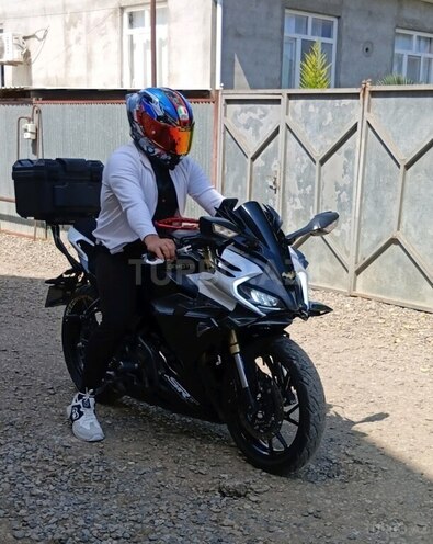 CFMOTO 250 SR-2