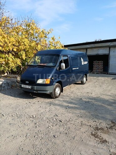 Ford Transit-5