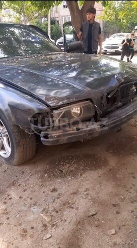 BMW 728-1