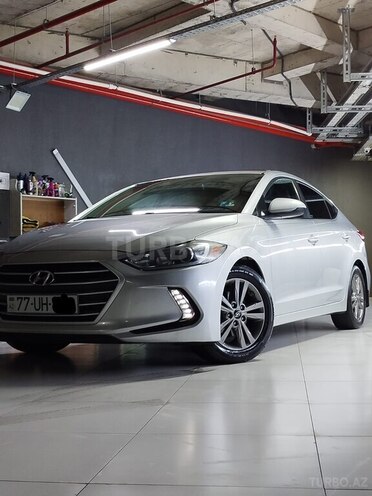 Hyundai Elantra-4