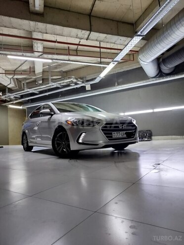 Hyundai Elantra-2