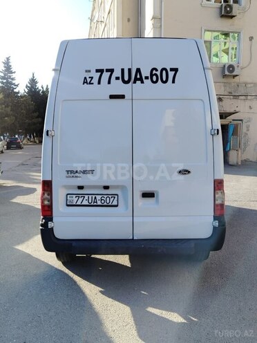 Ford Transit-4