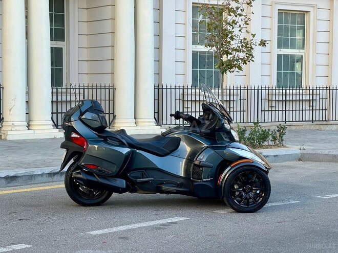 Can-Am Spyder RT-4