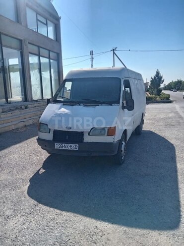 Ford Transit-4