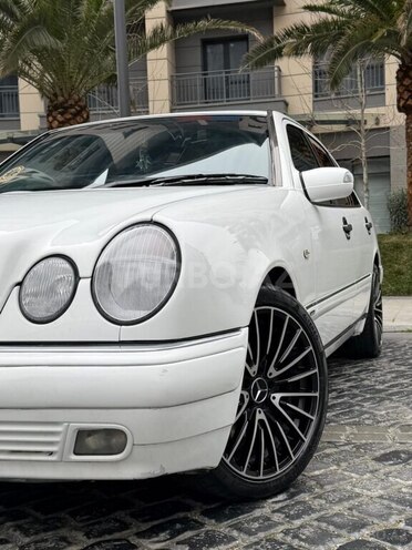 Mercedes 200-6