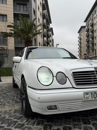 Mercedes 200-3