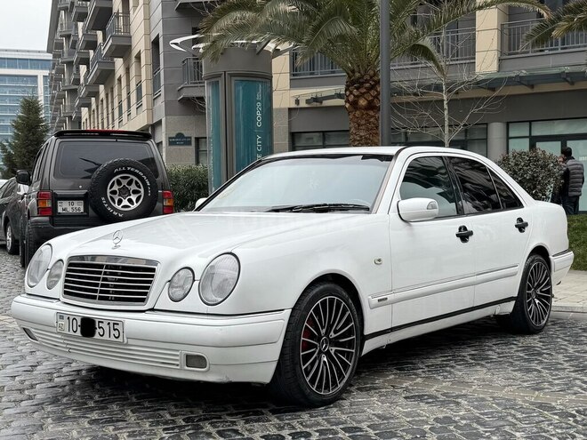 Mercedes 200-4