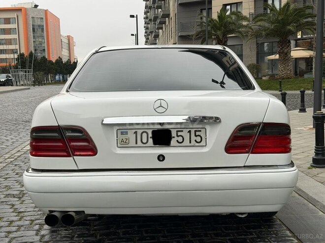 Mercedes 200-13