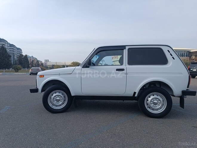 LADA (VAZ) Niva-8