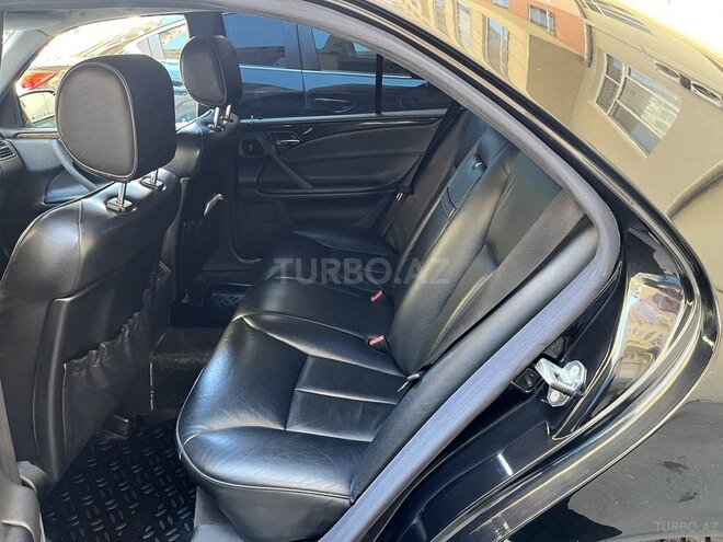 Mercedes E 240-12