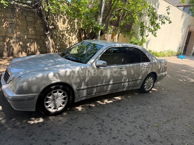 Mercedes E 240-8