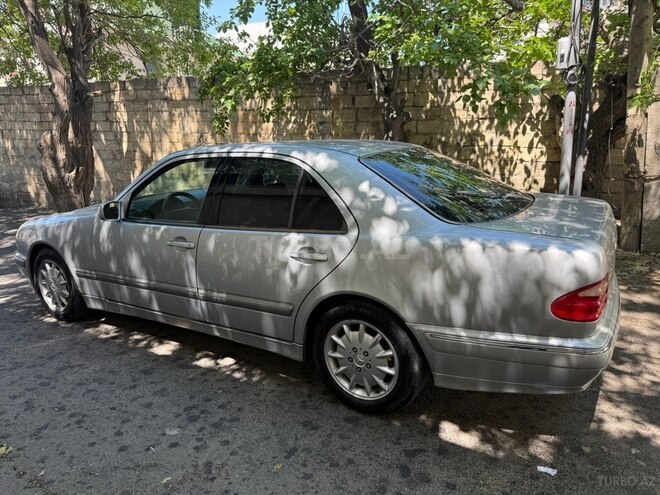 Mercedes E 240-9