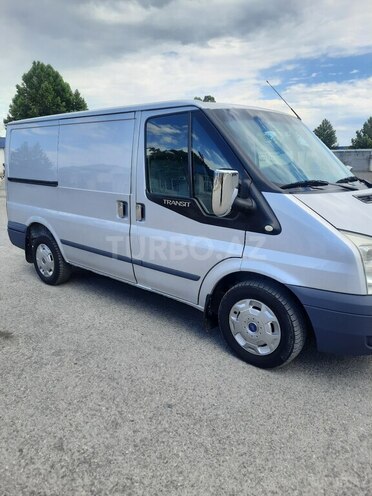 Ford Transit-3