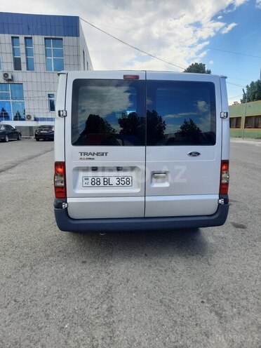 Ford Transit-6