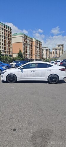 Hyundai Elantra-4