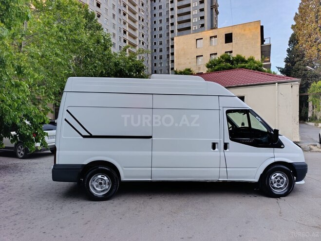 Ford Transit-5