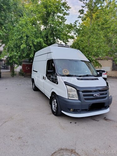 Ford Transit-7