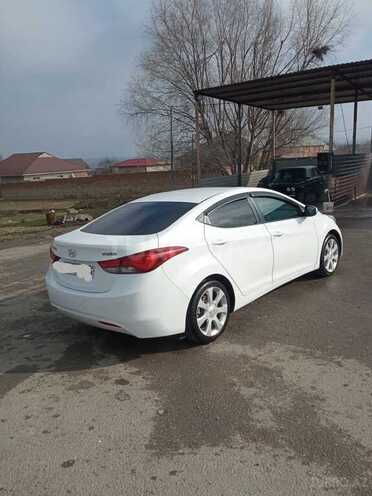 Hyundai Elantra-6