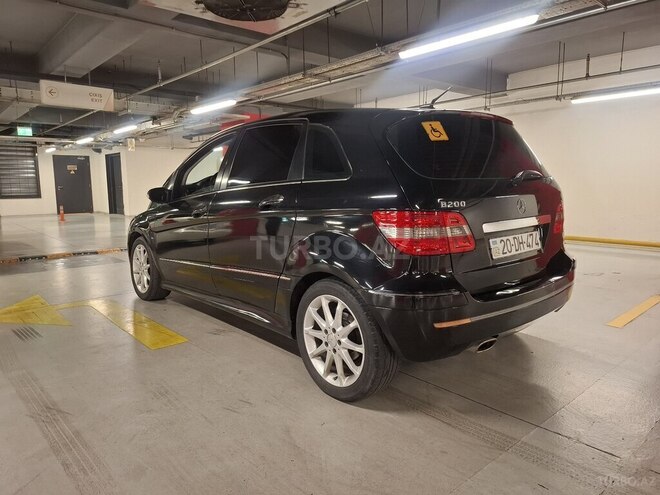 Mercedes B 200-6