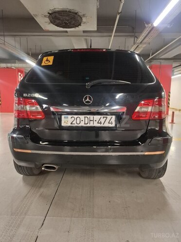 Mercedes B 200-8