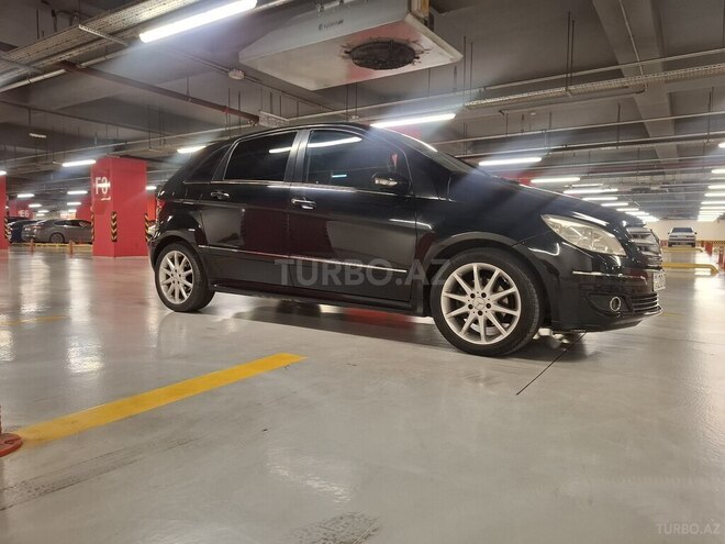 Mercedes B 200-11