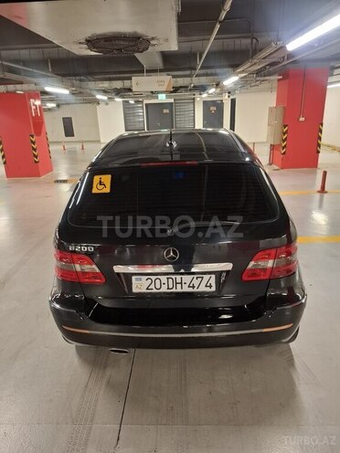 Mercedes B 200-10