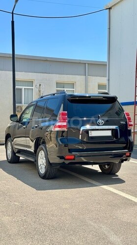Toyota Land Cruiser Prado-5