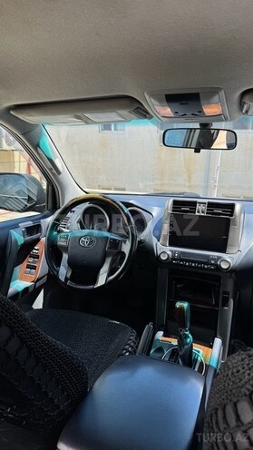 Toyota Land Cruiser Prado-9