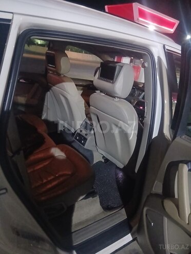 Audi Q7-8