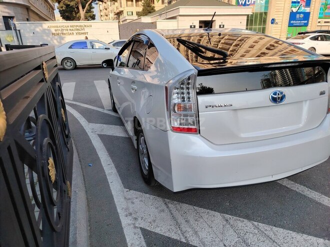 Toyota Prius-2