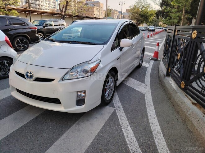 Toyota Prius-4