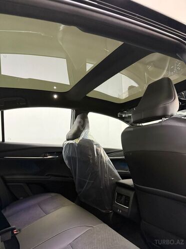 Toyota Camry-13