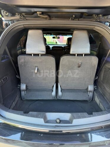 Ford Explorer-8