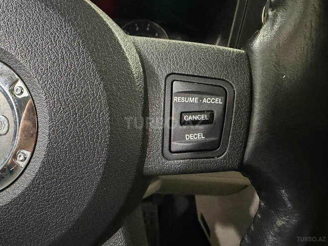 Jeep Commander-17