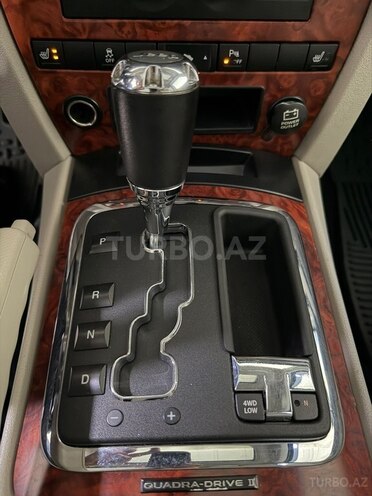 Jeep Commander-16