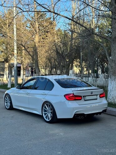 BMW 320d-8