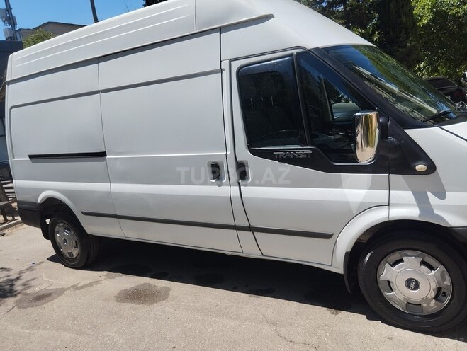 Ford Transit-7
