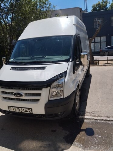 Ford Transit-4