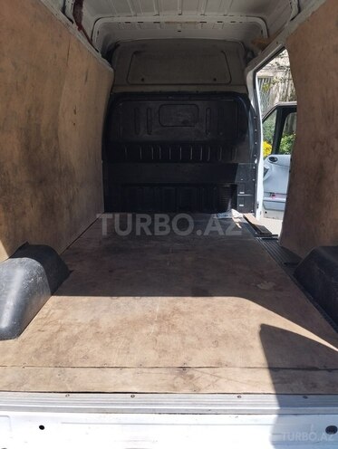 Ford Transit-16