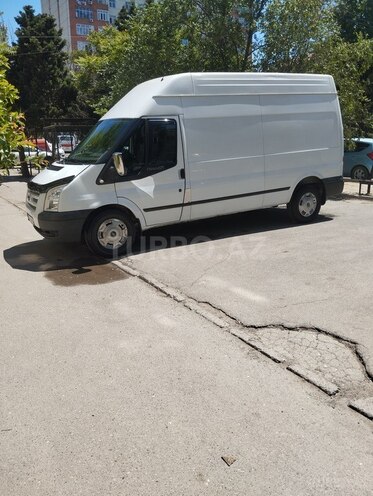 Ford Transit-5