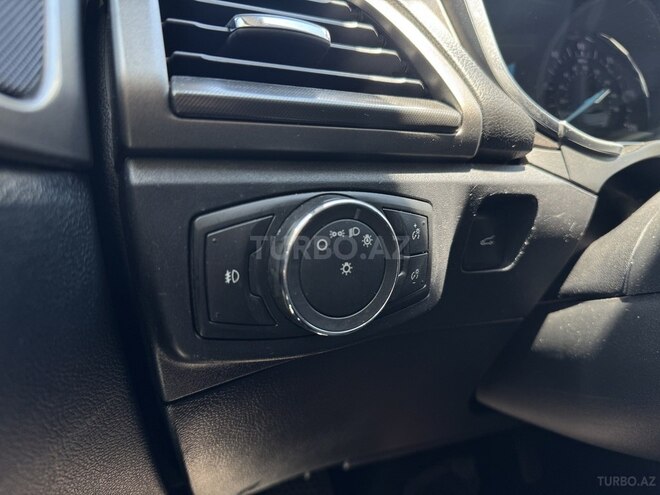 Ford Fusion (North America)-15