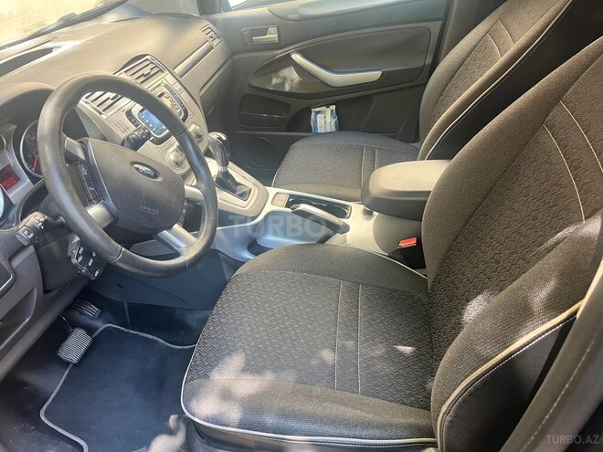 Ford Kuga-11
