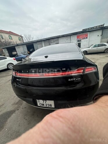Lincoln MKZ-3